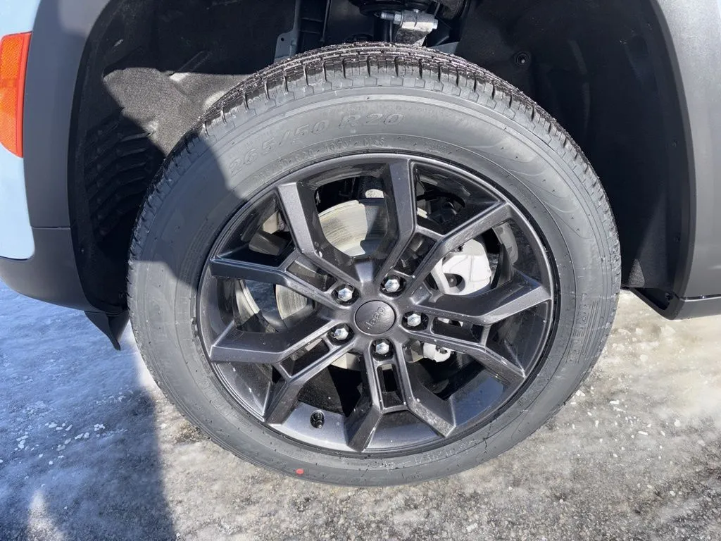 2025 Jeep Grand Cherokee Limited photo 4