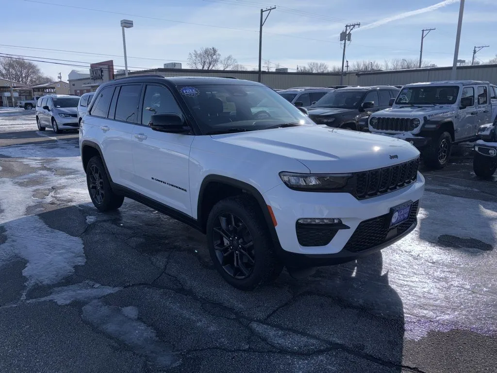 2025 Jeep Grand Cherokee Limited photo 2