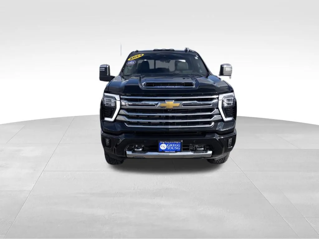 2024 Chevrolet Silverado 2500HD High Country photo 3