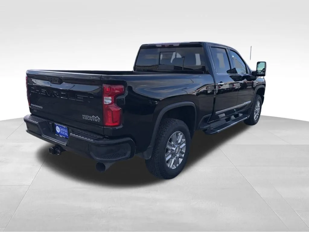 2024 Chevrolet Silverado 2500HD High Country photo 2