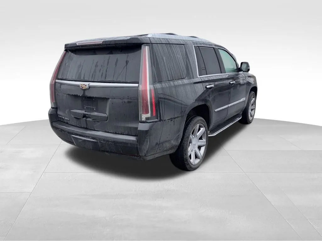 2018 Cadillac Escalade Premium Luxury photo 3