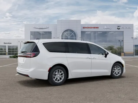 More photos of 2027 Chrysler Pacifica Select at Gregg Young Chrysler Dodge Jeep Ram of Atlantic, IA