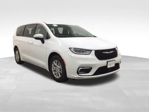 More photos of 2023 Chrysler Pacifica Touring L at Gregg Young Chrysler Dodge Jeep Ram of Atlantic, IA