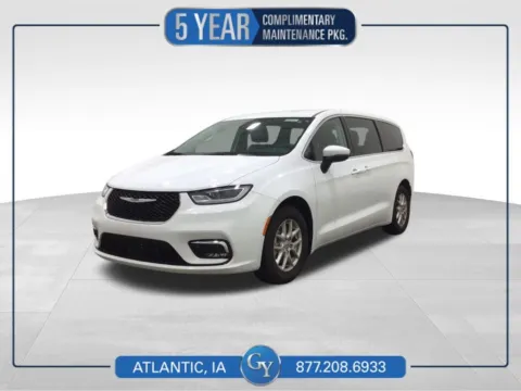 White 2023 Chrysler Pacifica Touring L for sale in Atlantic, IA