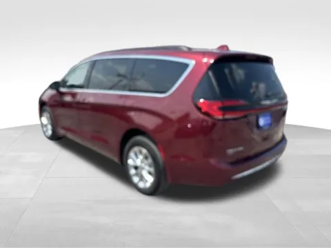 More photos of 2022 Chrysler Pacifica Touring L at Gregg Young Chrysler Dodge Jeep Ram of Atlantic, IA
