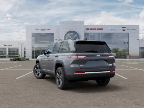 More photos of 2027 Jeep Grand Cherokee Limited at Gregg Young Chrysler Dodge Jeep Ram of Atlantic, IA