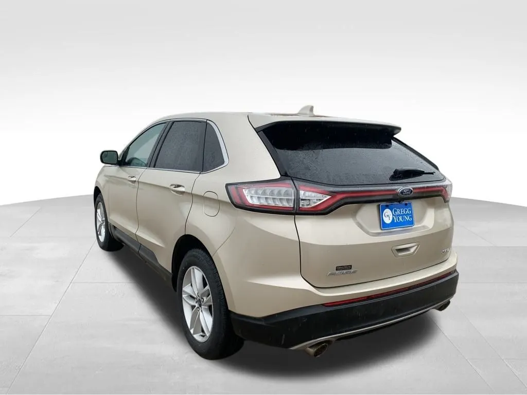 2018 Ford Edge SEL photo 2