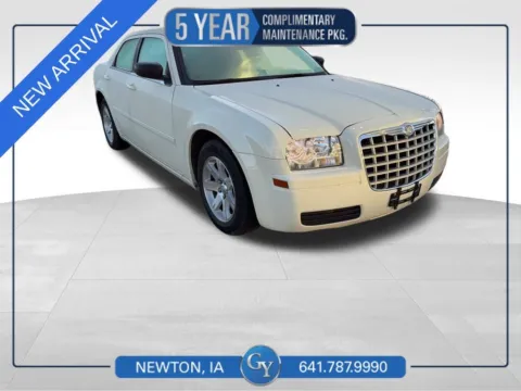 White 2007 Chrysler 300 for sale in Newton, IA