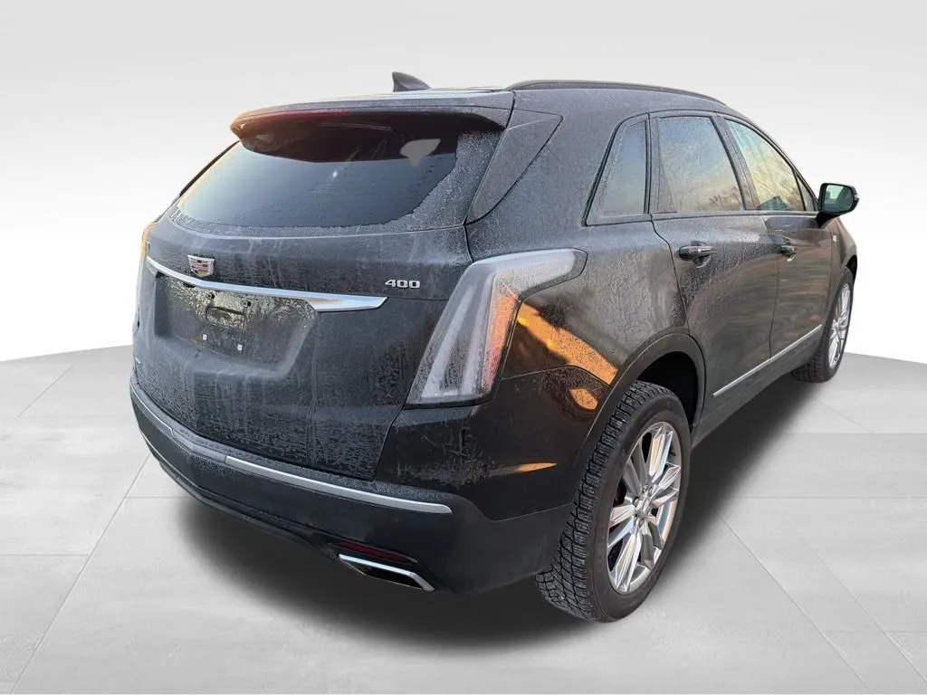 2023 Cadillac XT5 Sport photo 2