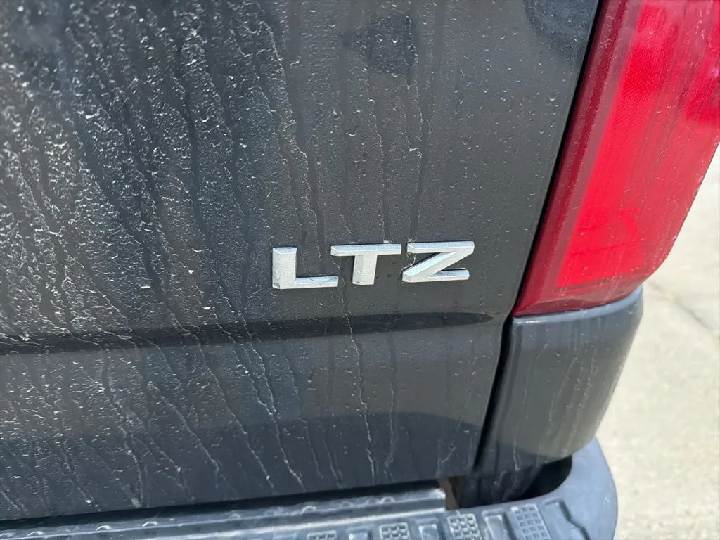 2022 Chevrolet Silverado 1500 LTZ photo 4