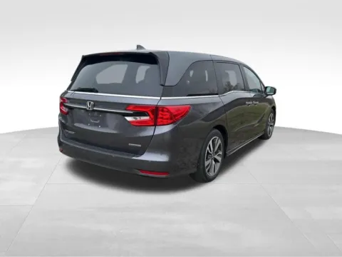 More photos of 2022 Honda Odyssey Touring at Gregg Young of Newton, IA