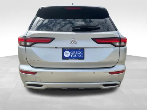 More photos of 2022 Mitsubishi Outlander SEL at Gregg Young of Newton, IA