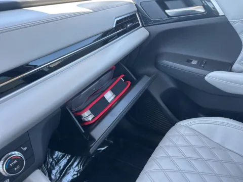 More photos of 2022 Mitsubishi Outlander SEL at Gregg Young of Newton, IA