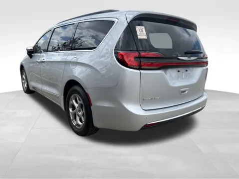 Another view of 2023 Chrysler Pacifica Limited for sale in Newton, IA at Gregg Young of Newton