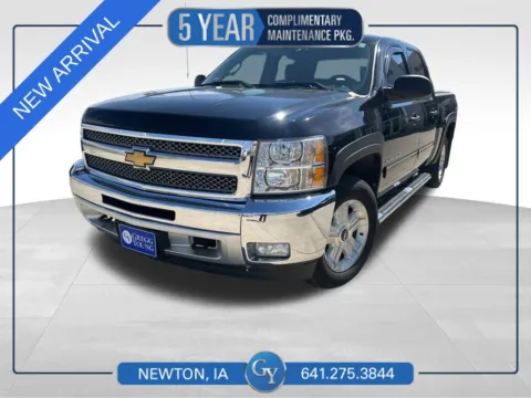 Black 2013 Chevrolet Silverado 1500 LT for sale in Newton, IA