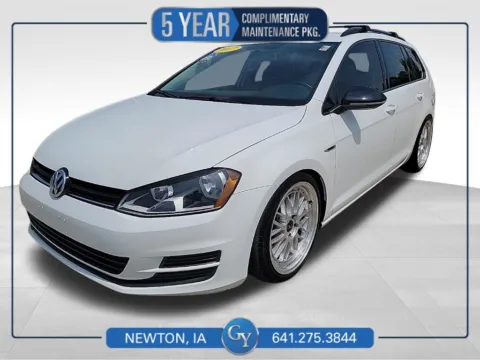White 2017 Volkswagen Golf SportWagen S for sale in Newton, IA