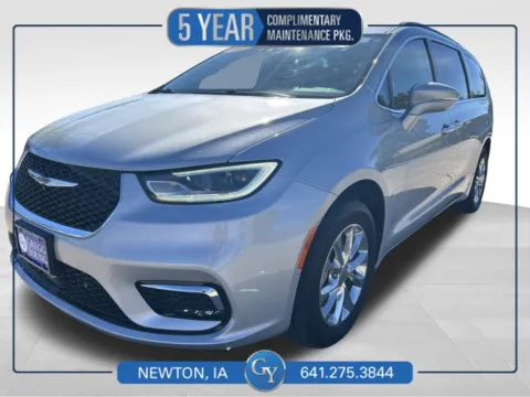 Silver 2022 Chrysler Pacifica Touring L for sale in Newton, IA