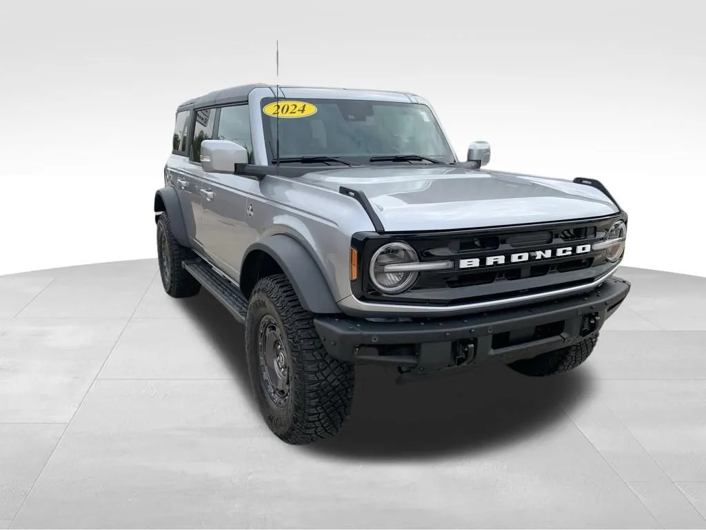 2024 Ford Bronco Outer Banks photo 4