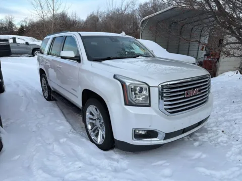 White 2016 GMC Yukon SLT for sale in Newton, IA