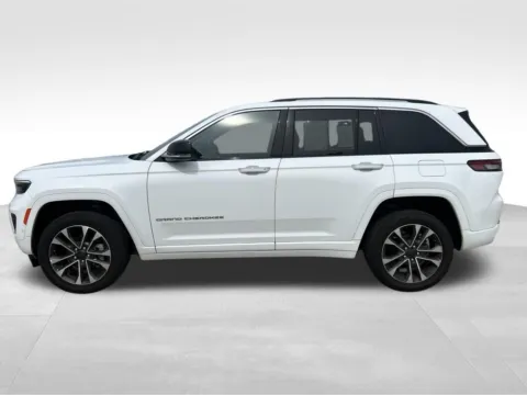 Another view of 2024 Jeep Grand Cherokee Overland for sale in Newton, IA at Gregg Young Chevrolet Newton