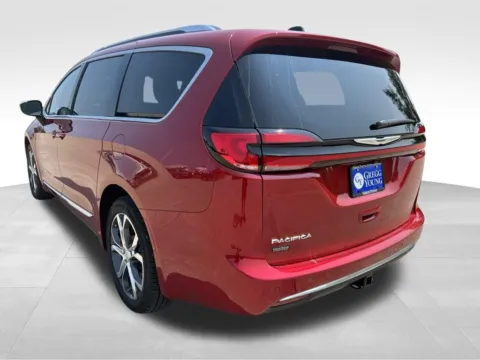 More photos of 2026 Chrysler Pacifica Pinnacle at Gregg Young Chevrolet Newton, IA