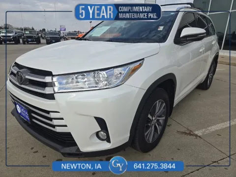 White 2018 Toyota Highlander XLE for sale in Newton, IA