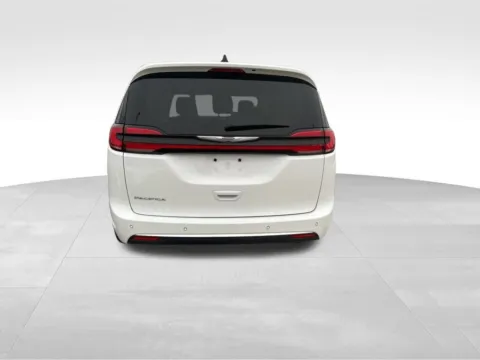 More photos of 2024 Chrysler Pacifica Touring L at Gregg Young Chevrolet Newton, IA