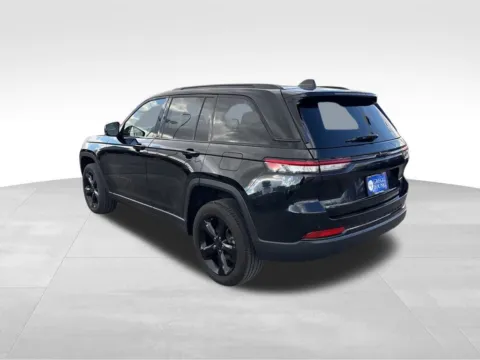 More photos of 2022 Jeep Grand Cherokee Altitude at Gregg Young Chevrolet Newton, IA