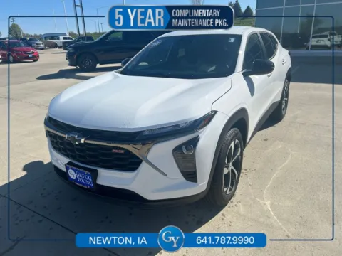 White 2026 Chevrolet Trax 1RS for sale in Newton, IA