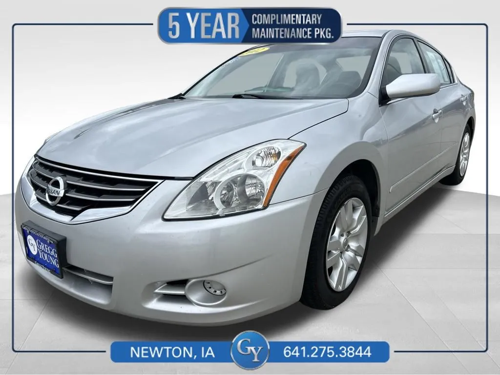 Silver 2012 Nissan Altima 2.5 S for sale in Newton, IA