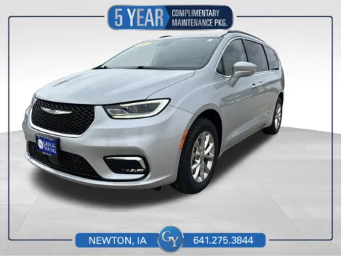 Silver 2022 Chrysler Pacifica Touring L for sale in Newton, IA