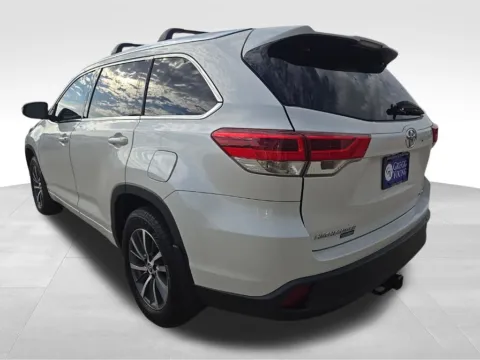 More photos of 2018 Toyota Highlander XLE at Gregg Young Chevrolet Newton, IA