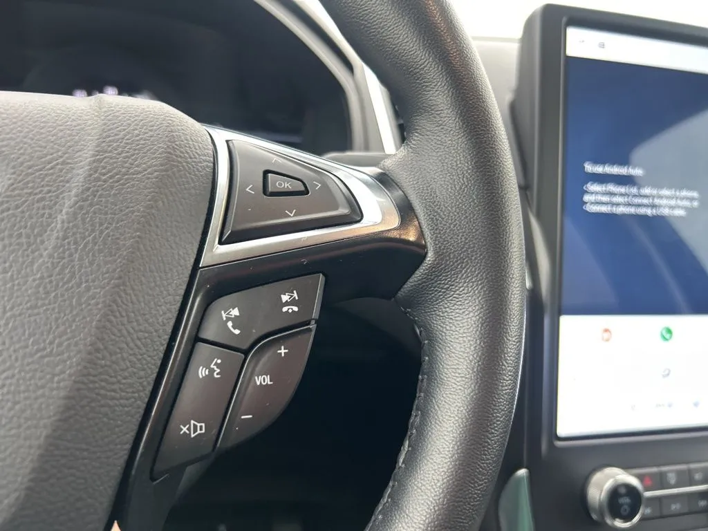 2024 Ford Edge Titanium photo 4