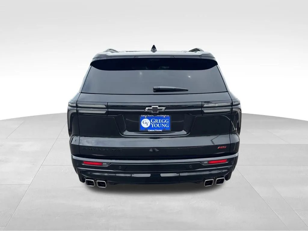 2024 Chevrolet Traverse RS photo 2