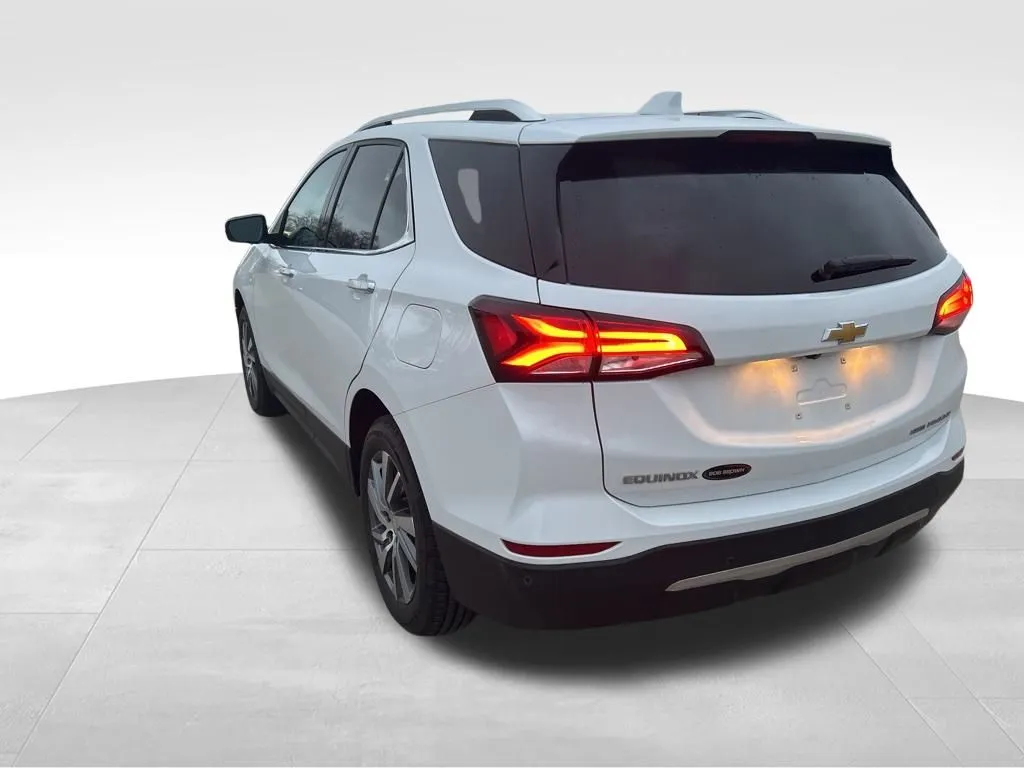 2022 Chevrolet Equinox Premier photo 2