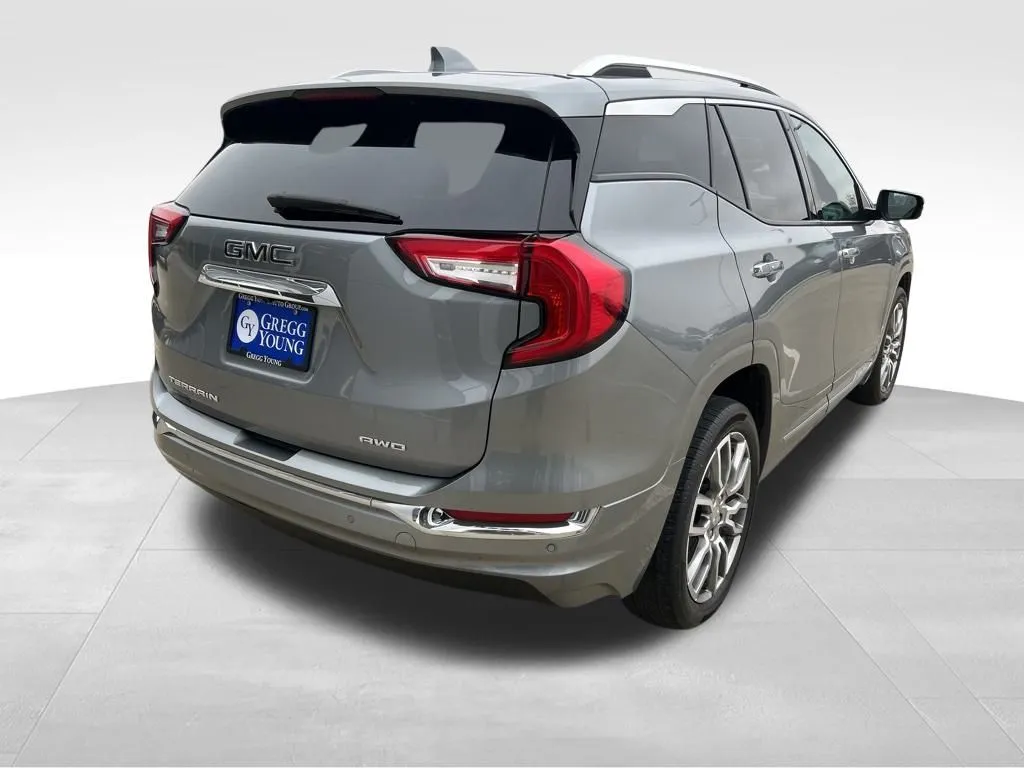 2023 Gmc Terrain Denali photo 3