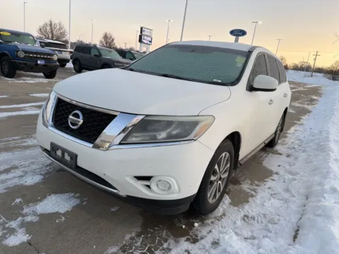 Another view of 2013 Nissan Pathfinder S for sale in Newton, IA at Gregg Young Chevrolet Newton