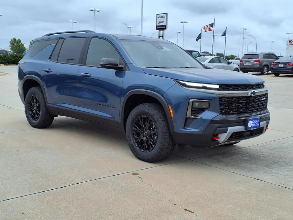 2026 Chevrolet Traverse Z71 photo 3