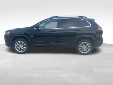 Another view of 2022 Jeep Cherokee Latitude Lux for sale in Newton, IA at Gregg Young Chevrolet Newton