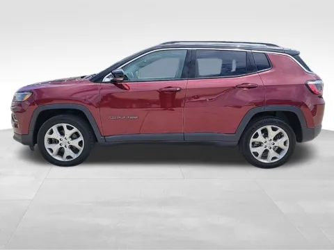Another view of 2022 Jeep Compass Limited for sale in Newton, IA at Gregg Young Chevrolet Newton