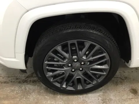 More photos of 2023 Jeep Compass Limited at Gregg Young Chevrolet Newton, IA
