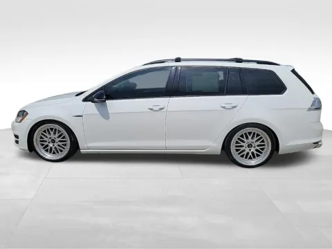 Photos of 2017 Volkswagen Golf SportWagen S for sale in Newton, IA at Gregg Young Chevrolet Newton