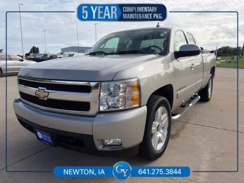 Silver 2007 Chevrolet Silverado 1500 LTZ for sale in Newton, IA