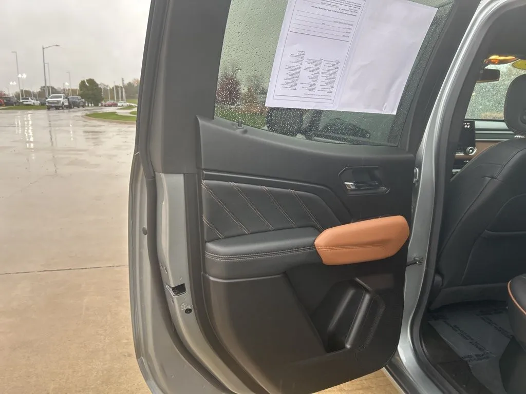 2024 Gmc Canyon AT4 photo 3