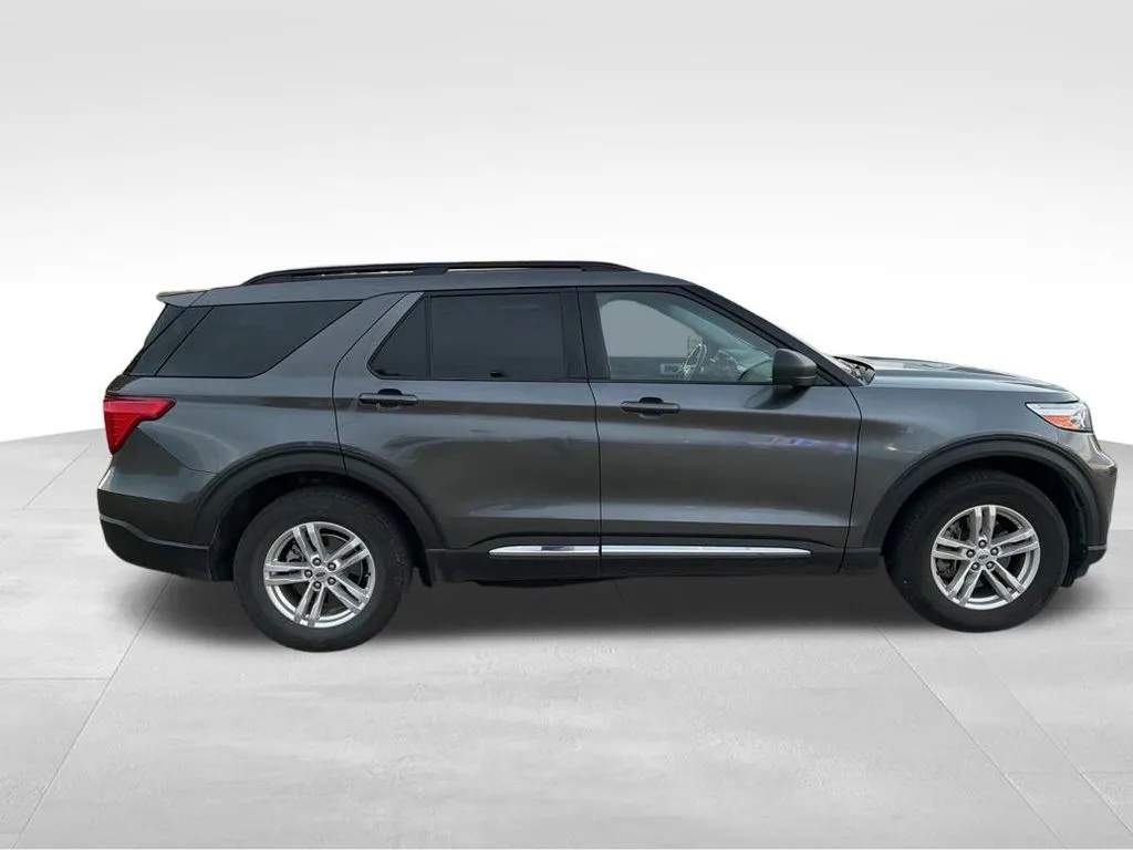 2020 Ford Explorer XLT photo 4