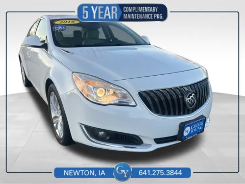 White 2016 Buick Regal Turbo for sale in Newton, IA