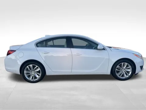 More photos of 2016 Buick Regal Turbo at Gregg Young Chevrolet Newton, IA