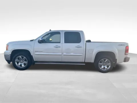 More photos of 2013 GMC Sierra 1500 SLT at Gregg Young Chevrolet Newton, IA