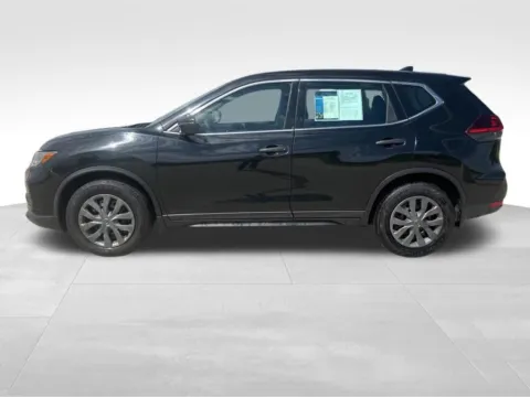 Photos of 2019 Nissan Rogue SL for sale in Newton, IA at Gregg Young Chevrolet Newton