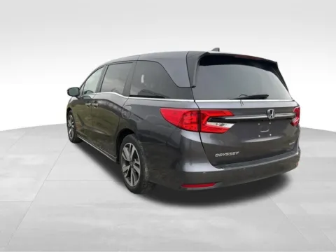Another view of 2022 Honda Odyssey Touring for sale in Newton, IA at Gregg Young Chevrolet Newton